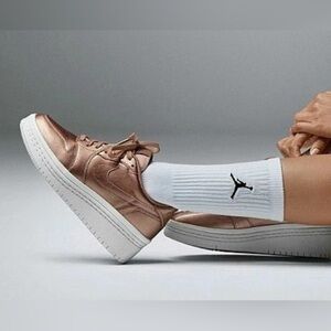 NIKE Jordan 1 Retro Low Lifted